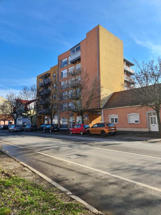 Apartman *Joy* Ösek Dış mekan fotoğraf