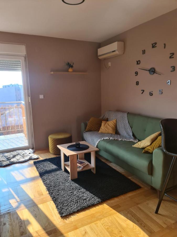 Apartman *Joy* Ösek Dış mekan fotoğraf